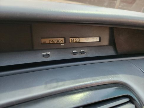Used 2000 Toyota Avalon XL w/ Option Pkg 3 FWD image 25