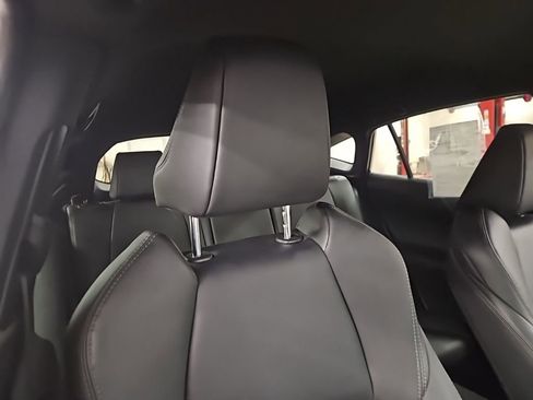 Used 2024 Toyota Venza XLE image 36