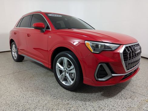 Used 2022 Audi Q3 2.0T Premium w/ Convenience Package image 1