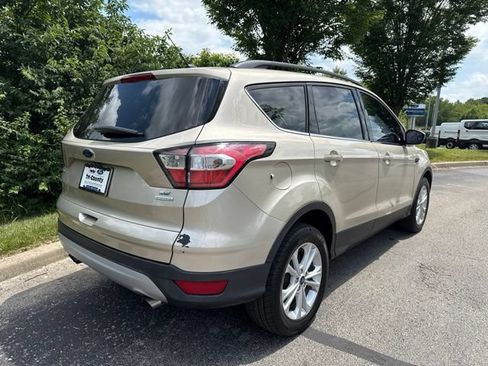 Used 2018 Ford Escape SE FWD image 7