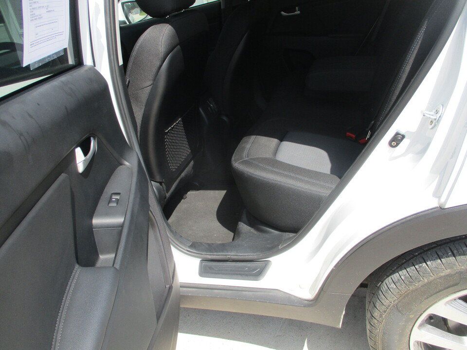 Used 2016 Kia Sportage LX FWD image 8