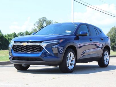 Used 2024 Chevrolet Trax LS w/ LS Convenience Package