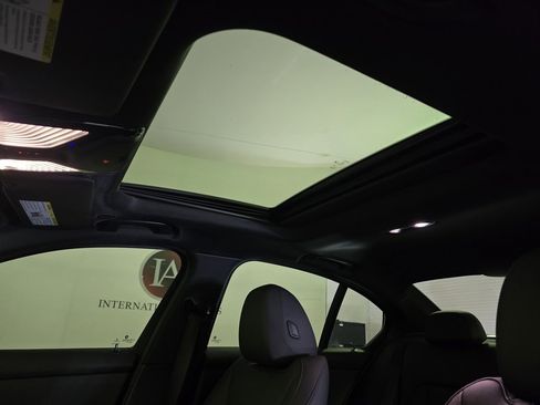 Used 2021 BMW 330i xDrive Sedan w/ M Sport Package image 11