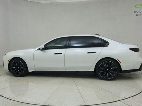 Used 2023 BMW i7 xDrive60 w/ Executive Package 2 AWD/4WD image 68