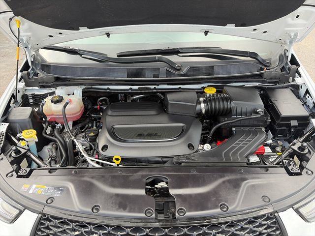 Used 2025 Chrysler Pacifica Limited FWD image 56