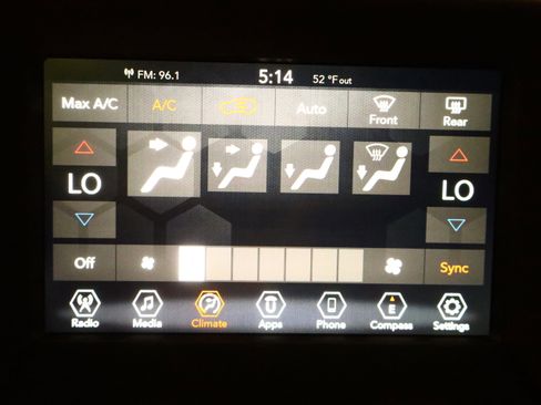 Used 2019 Jeep Compass Latitude w/ Safety & Security Group image 30