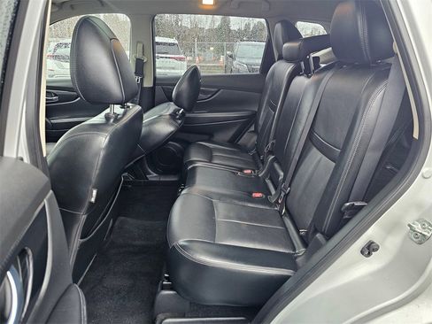 Used 2018 Nissan Rogue SL w/ Premium Package image 24