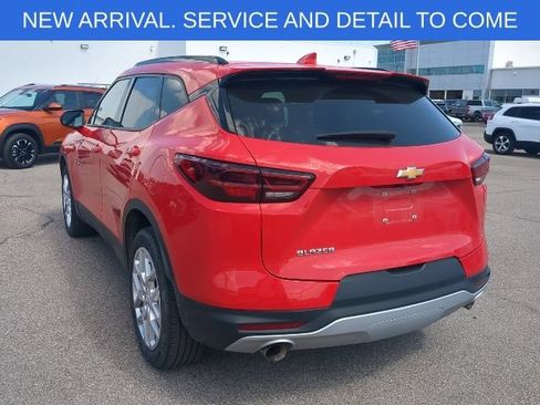 Used 2024 Chevrolet Blazer LT w/ Convenience Package FWD image 4