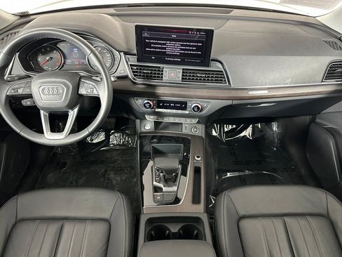 Used 2023 Audi Q5 2.0T Premium w/ Convenience Package AWD/4WD image 12