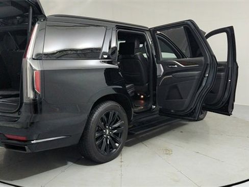 Used 2022 Cadillac Escalade Sport Platinum image 10