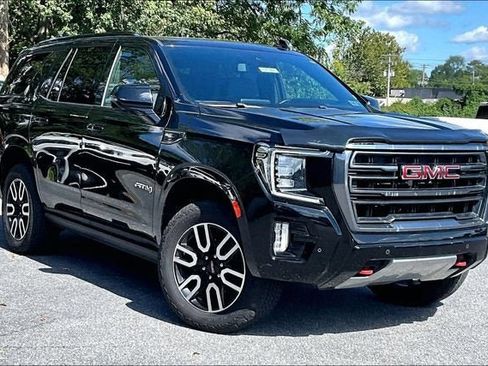 Used 2021 GMC Yukon AT4 w/ AT4 Premium Package AWD/4WD image 2