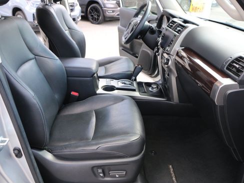 Used 2020 Toyota 4Runner Limited AWD/4WD image 32