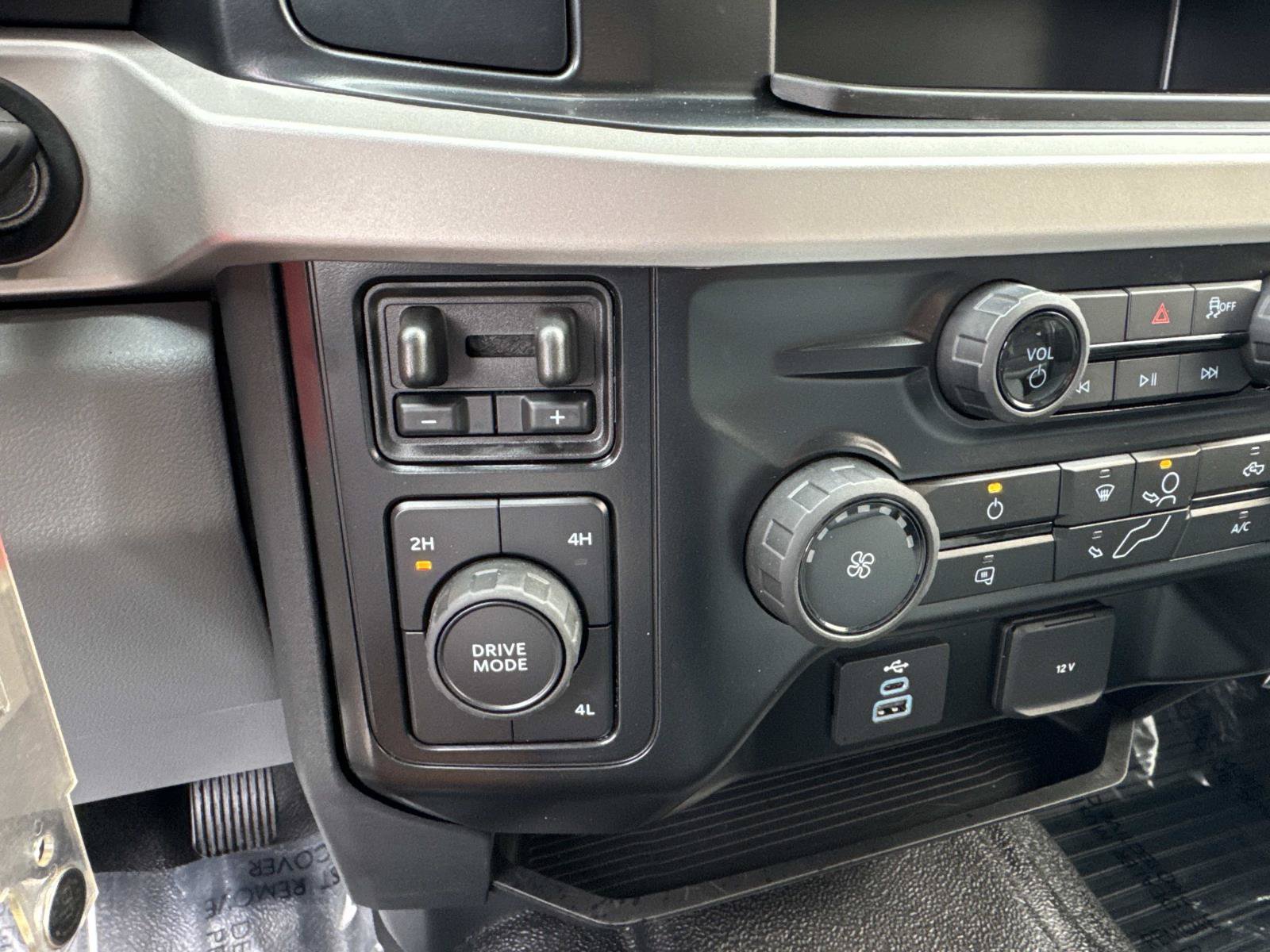 Used 2025 Ford F250 XL AWD/4WD image 24