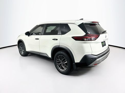 Used 2023 Nissan Rogue S FWD image 5