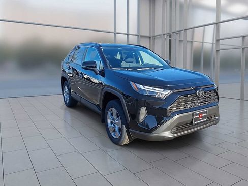 New 2025 Toyota RAV4 XLE image 5