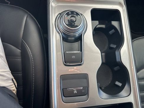 Used 2024 Ford Edge SEL image 19