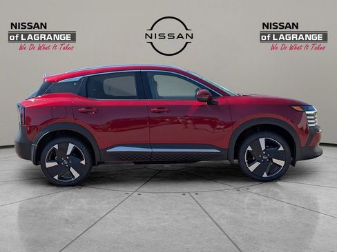 Used 2025 Nissan Kicks SR FWD image 7
