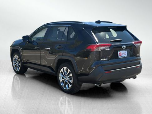 Used 2020 Toyota RAV4 XLE Premium FWD image 5