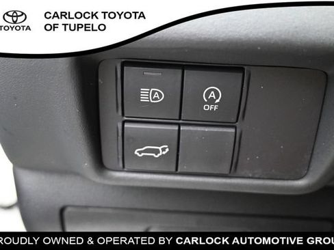 Used 2023 Toyota Highlander XLE FWD image 28