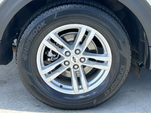 Used 2023 Ford Explorer XLT w/ Equipment Group 202A RWD image 7