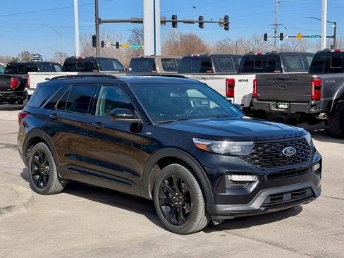 Used 2022 Ford Explorer ST-Line w/ Class IV Trailer Tow Package image 6