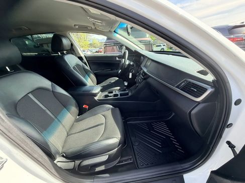 Used 2018 Kia Optima S FWD image 28