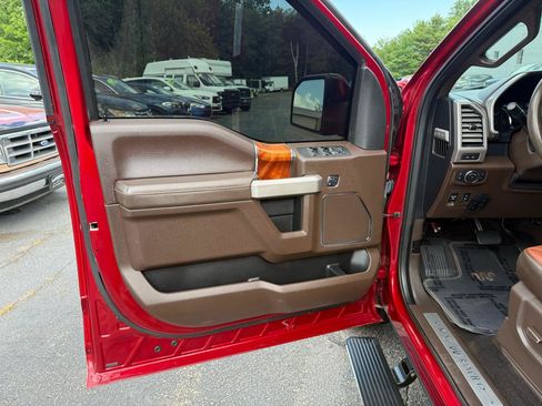 Used 2018 Ford F150 King Ranch w/ Equipment Group 601A Luxury AWD/4WD image 29