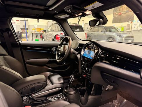 Used 2023 MINI Cooper S image 28