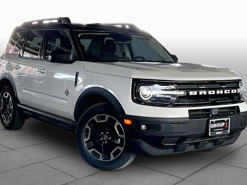 Used 2023 Ford Bronco Sport Outer Banks w/ Tech Package image 2