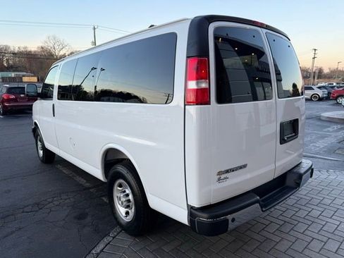 Used 2025 Chevrolet Express 3500 LS w/ Chrome Appearance Package image 8