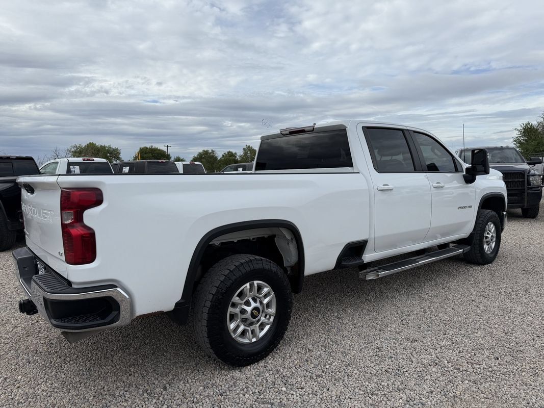 Used 2024 Chevrolet Silverado 2500 LT w/ Convenience Package AWD/4WD image 10