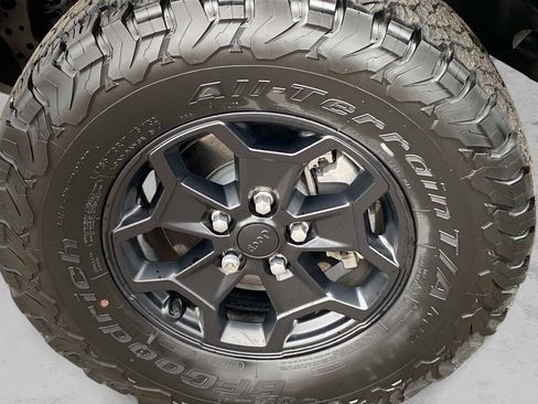 Certified 2023 Jeep Wrangler Unlimited Rubicon 4xe AWD/4WD image 35
