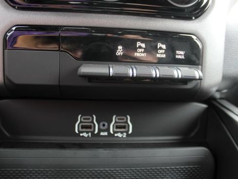 New 2026 RAM 1500 Express AWD/4WD image 26