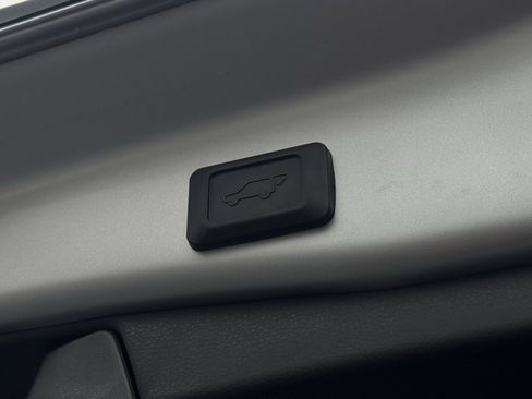 Used 2024 Toyota RAV4 XLE Premium image 8