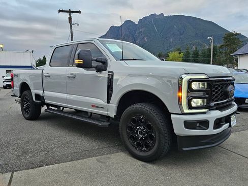 Used 2026 Ford F250 Lariat w/ Black Appearance Package AWD/4WD image 3