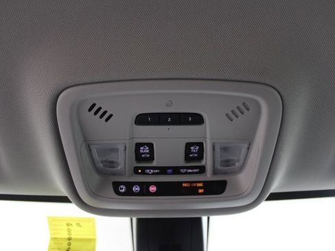 Used 2018 Chevrolet Traverse Premier AWD/4WD image 45