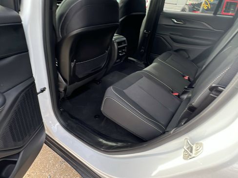 Used 2024 Jeep Grand Cherokee Laredo X image 24