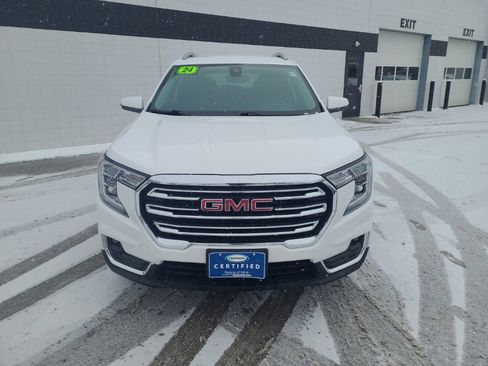 Used 2024 GMC Terrain SLT image 9