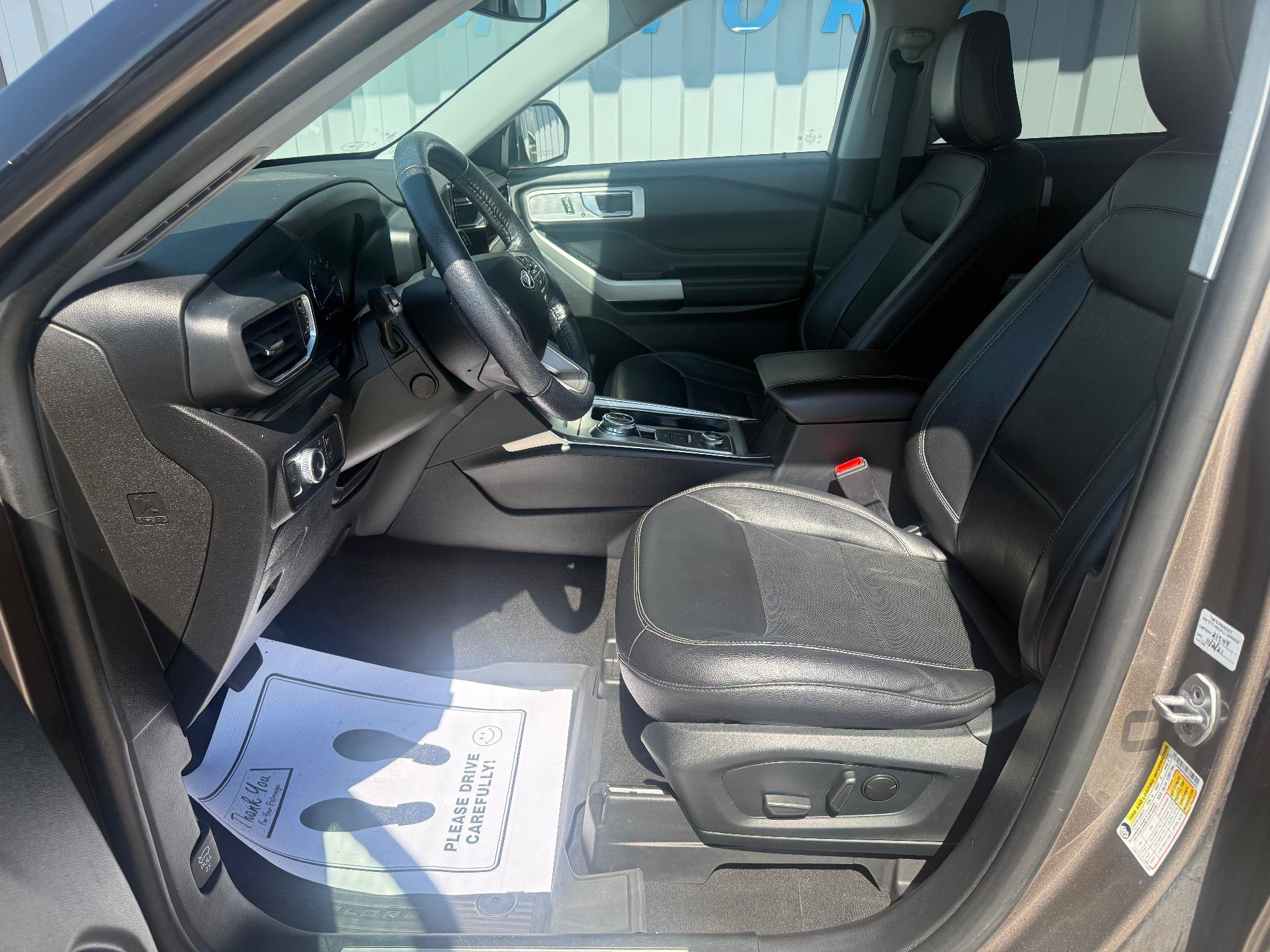 Used 2021 Ford Explorer Limited w/ Equipment Group 301A AWD/4WD image 11
