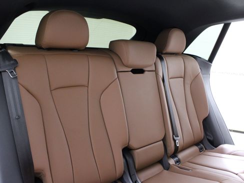 Used 2019 Audi Q8 Premium image 15