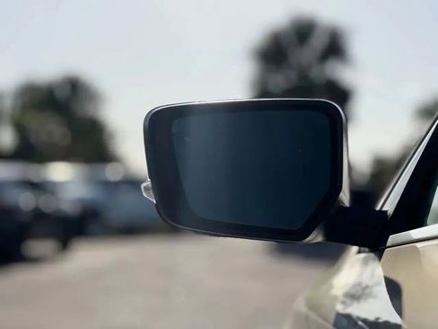 Used 2014 Chevrolet Impala LT w/ Convenience Package image 10