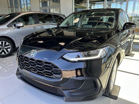 Used 2023 Honda HR-V LX image 2
