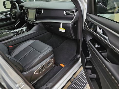 New 2026 Jeep Grand Wagoneer Limited AWD/4WD image 8