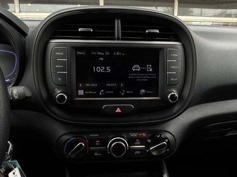Used 2025 Kia Soul LX w/ LX Technology Package FWD image 23