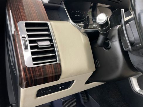 Used 2016 Land Rover Range Rover HSE image 30