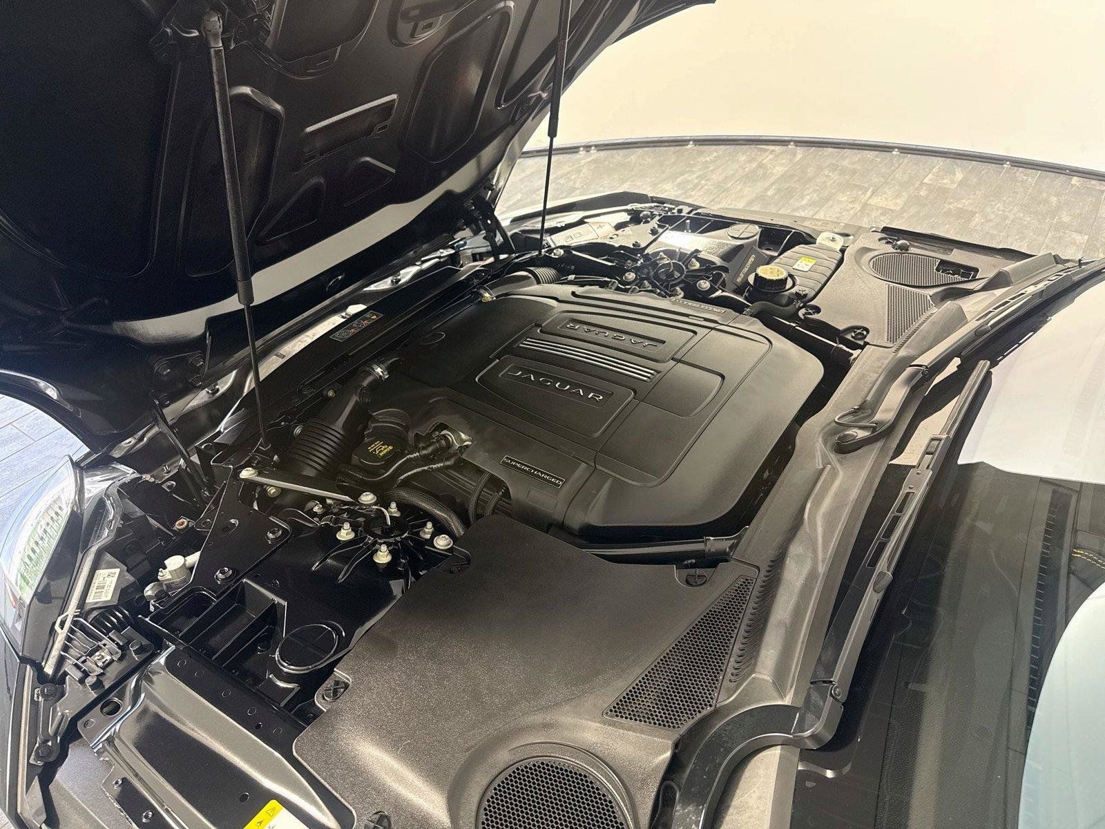 Used 2018 Jaguar F-TYPE 400 Sport RWD image 33