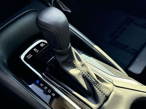 Used 2024 Toyota Corolla LE FWD image 21