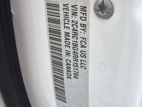 Used 2024 Chrysler Pacifica Touring-L FWD image 20