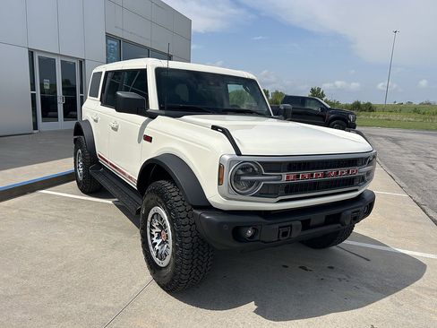 New 2026 Ford Bronco Outer Banks w/ Sasquatch Package AWD/4WD image 7