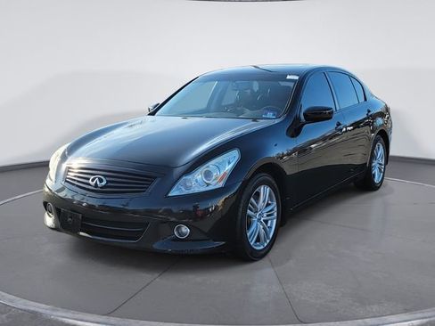 Used 2013 INFINITI G37 x w/ Premium Pkg image 2